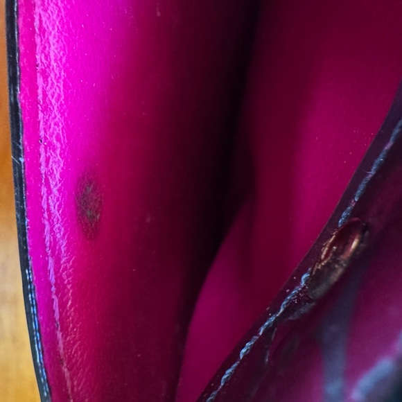 LOUIS VUITTON *Special Edition* Valentine’s 2020 release - Picture 6 of 9